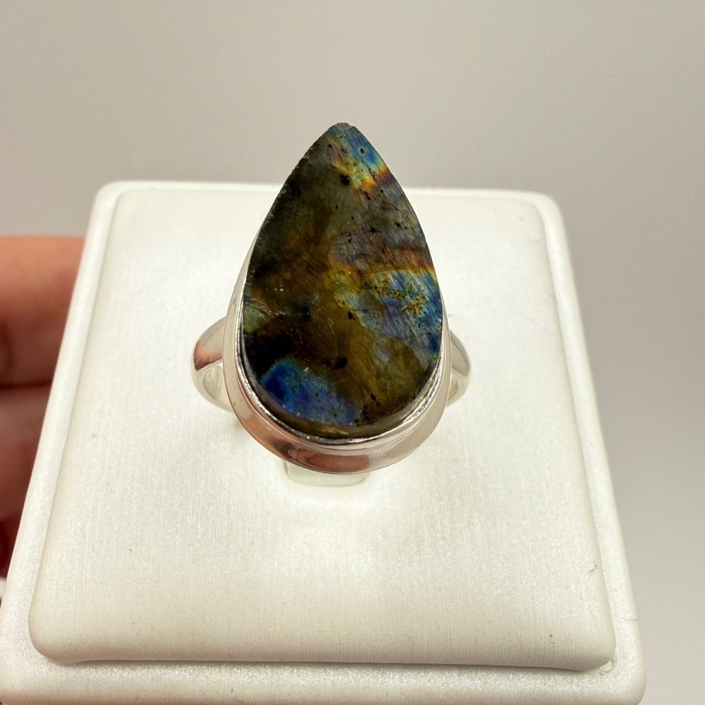 Stunning 20x11mm pear shaped Labradorite cabochon ring in sterling‎ silver! - Picture 3 of 15